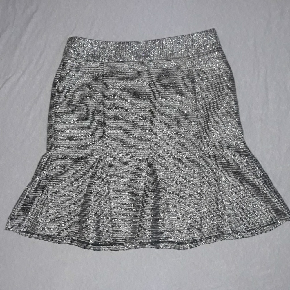 Bananac Republic metallic grey skirt - New Size 4